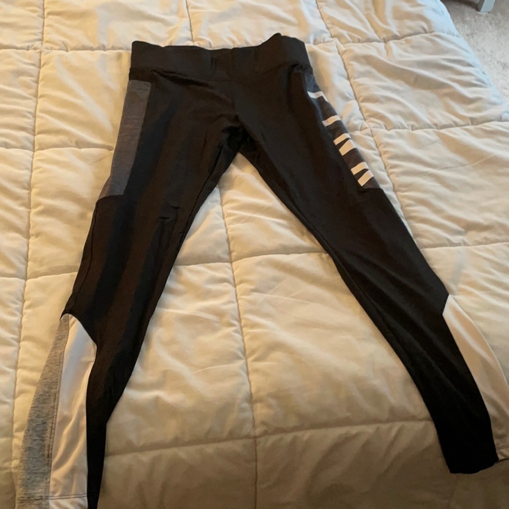 Pink by Victoria’s Secret ultimate leggings NWOT size L